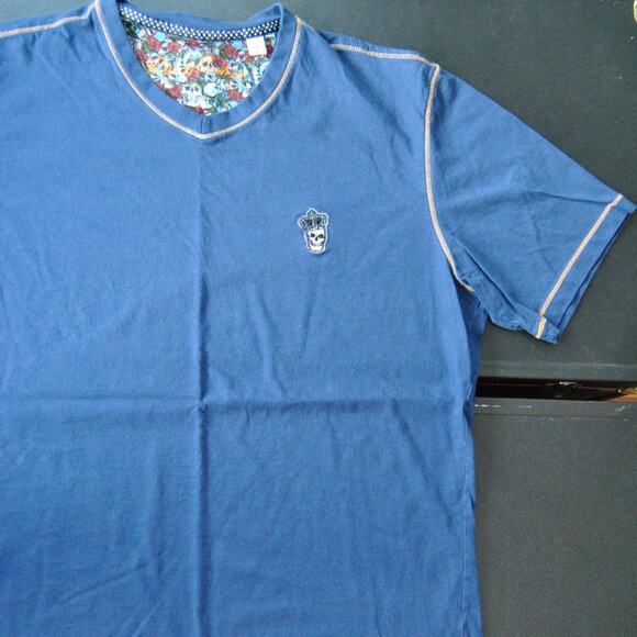 Robert Graham Medium Blue Short Sleeve Shirt w/ Small Skull Logo - Picture 3 of 7